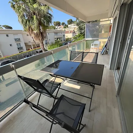 Relax At Basette With Large Garden And Swimming Pool Just A Few Minutes From Beaches *